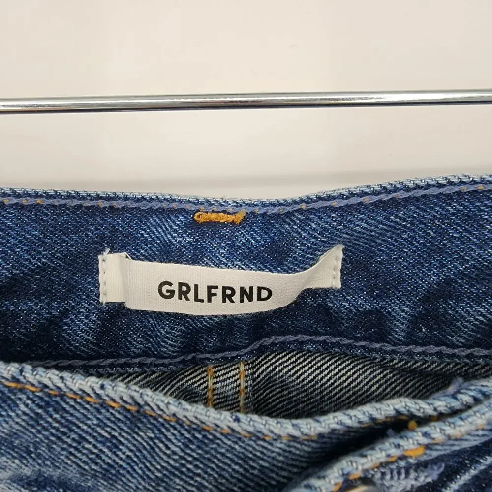 GRLFRND Denim Jessie Jean Medium Wash Raw Hem Shorts In Honey Dew Size 27